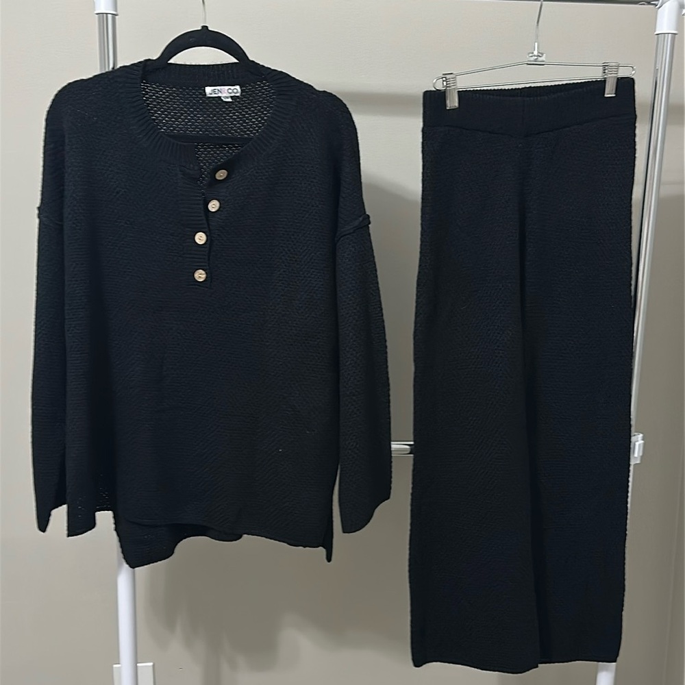 Jen&Co knit sweater set.